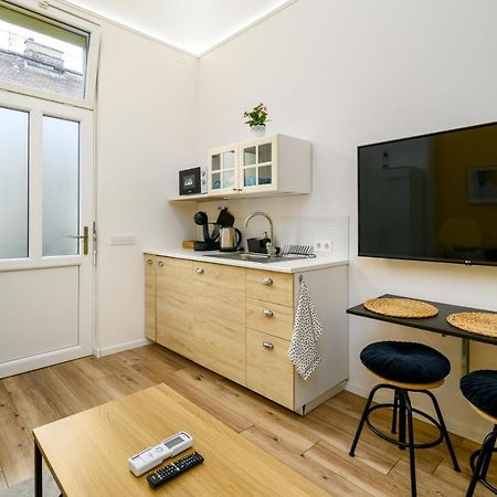Stylish Yellow Suite In The Heart Of Budapeszt Zewnętrze zdjęcie
