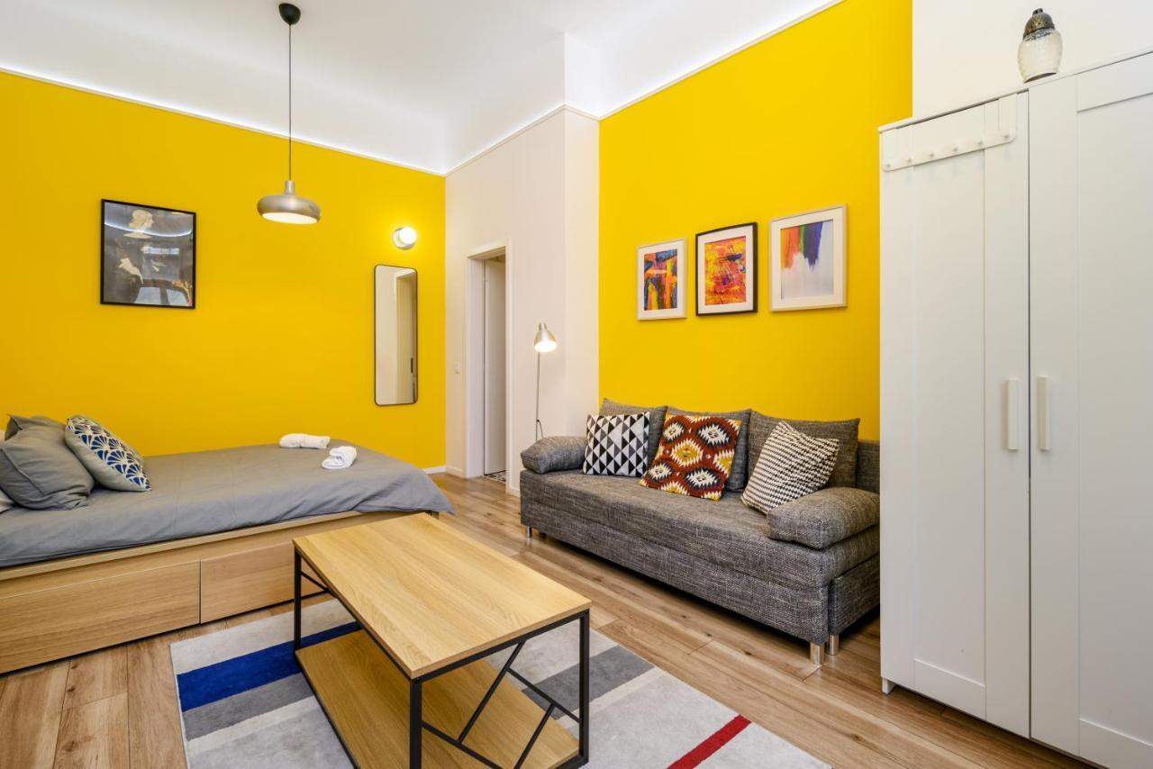 Stylish Yellow Suite In The Heart Of Budapeszt Zewnętrze zdjęcie