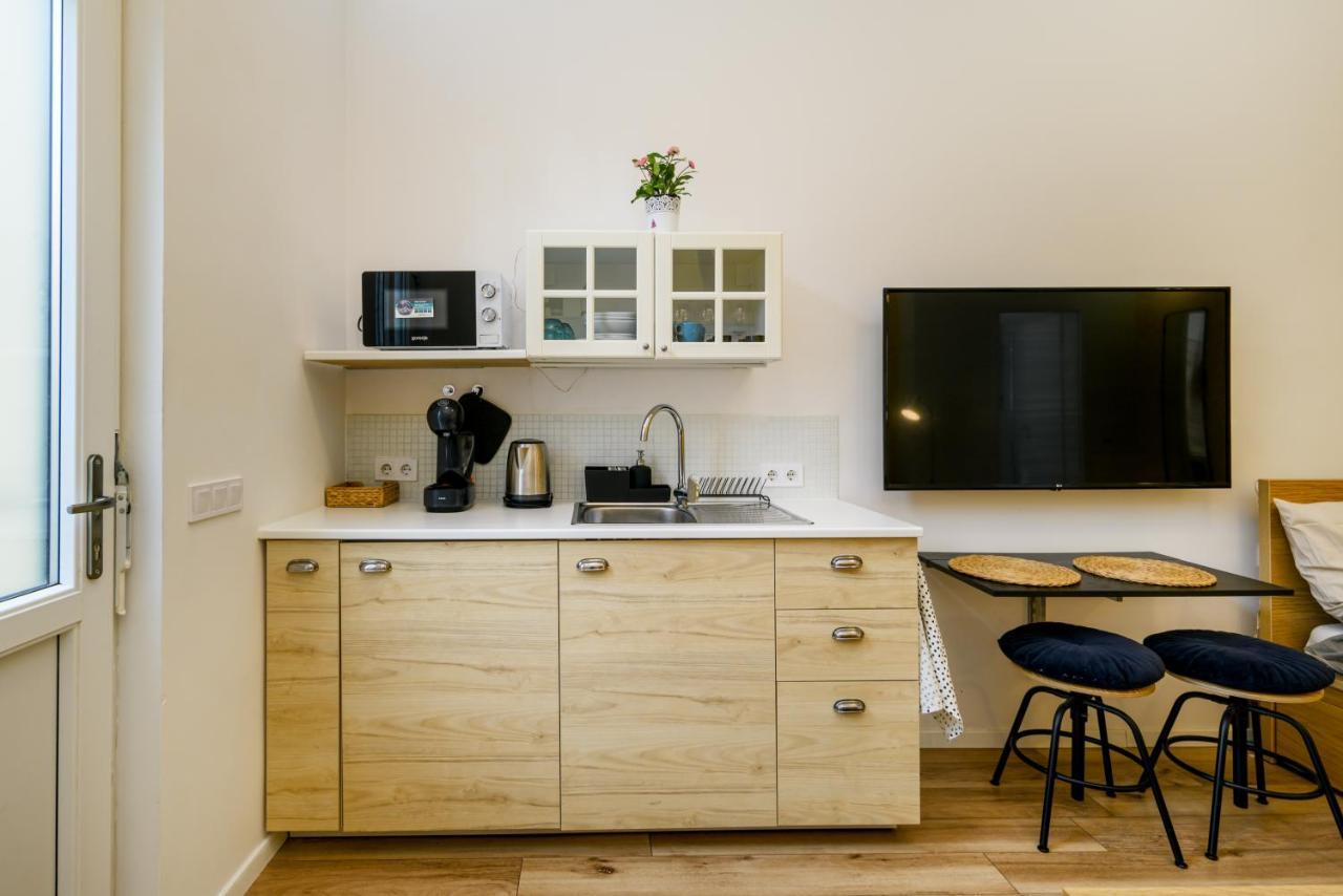 Stylish Yellow Suite In The Heart Of Budapeszt Zewnętrze zdjęcie
